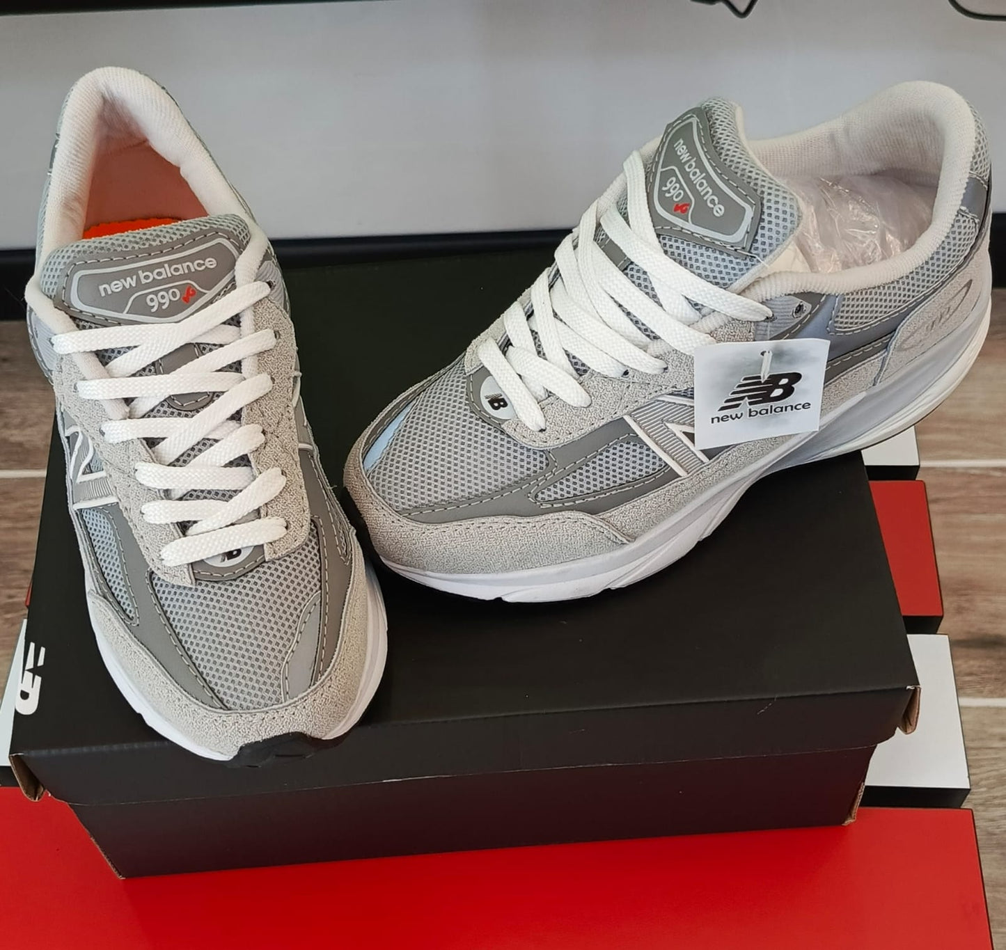 New Balance 990: Estilo Clásico y Comodidad Superior